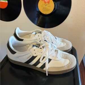 Barely Used Women’s Adidas Sambas Size 7